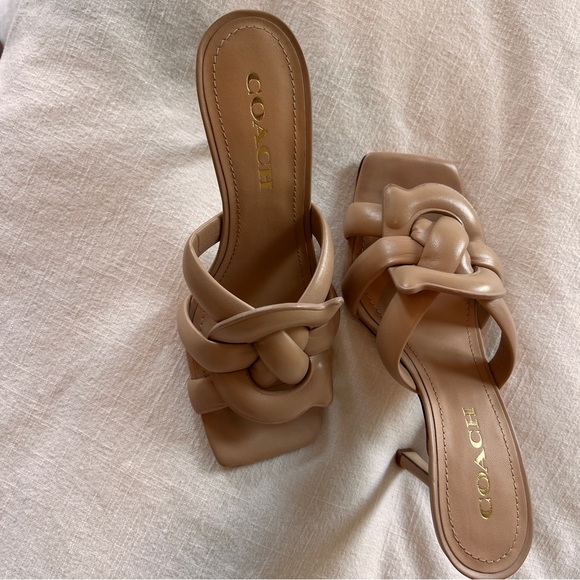 Coach Kellie Learher Sandal Pump - Picture 11 of 11